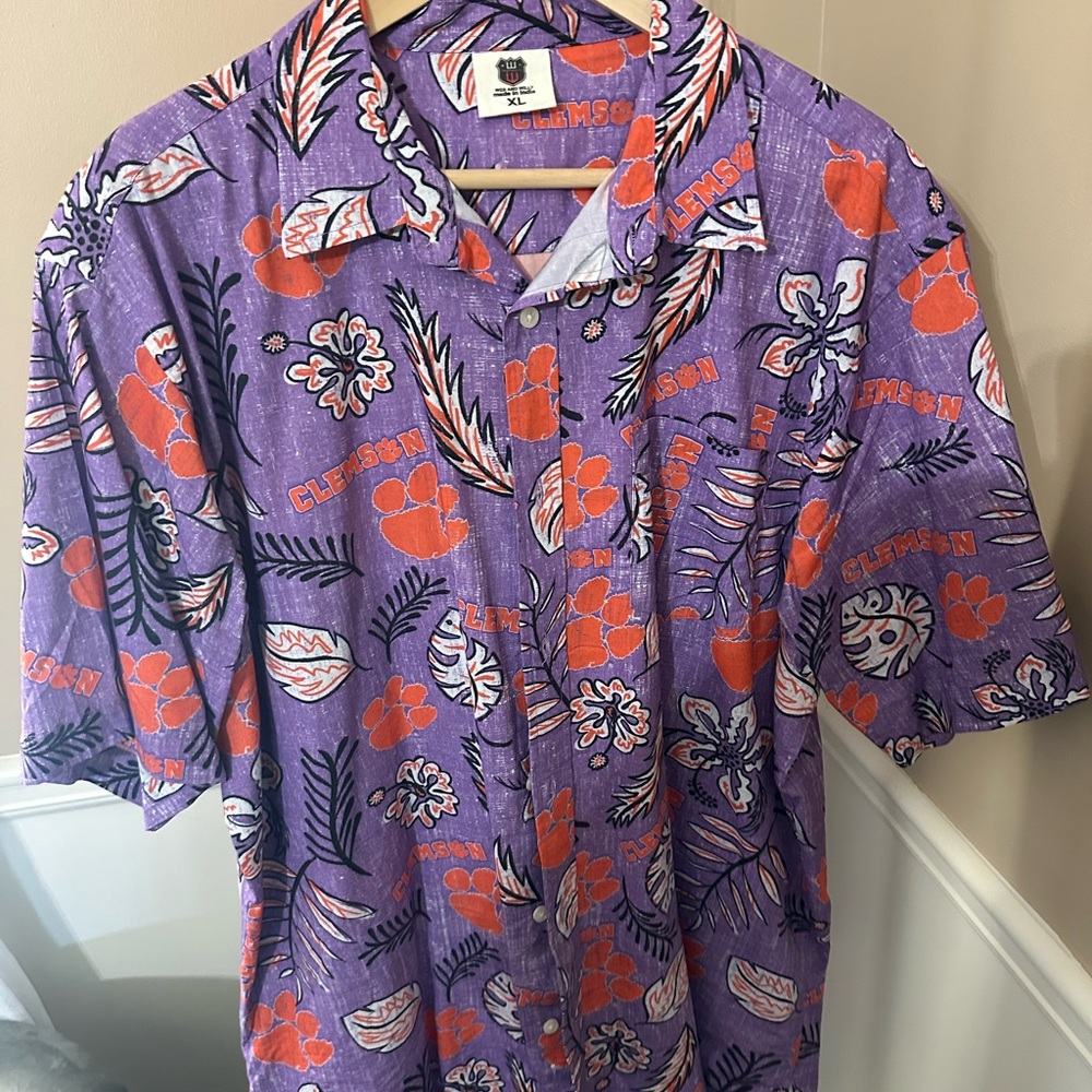 Clemson Tigers Purple and Orange Men's Casual Shirt size XL. Button up.